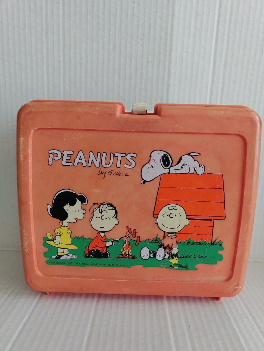 Peanuts Vintage 1960's Snoopy Collectible plastic Lunchbox - No Thermos